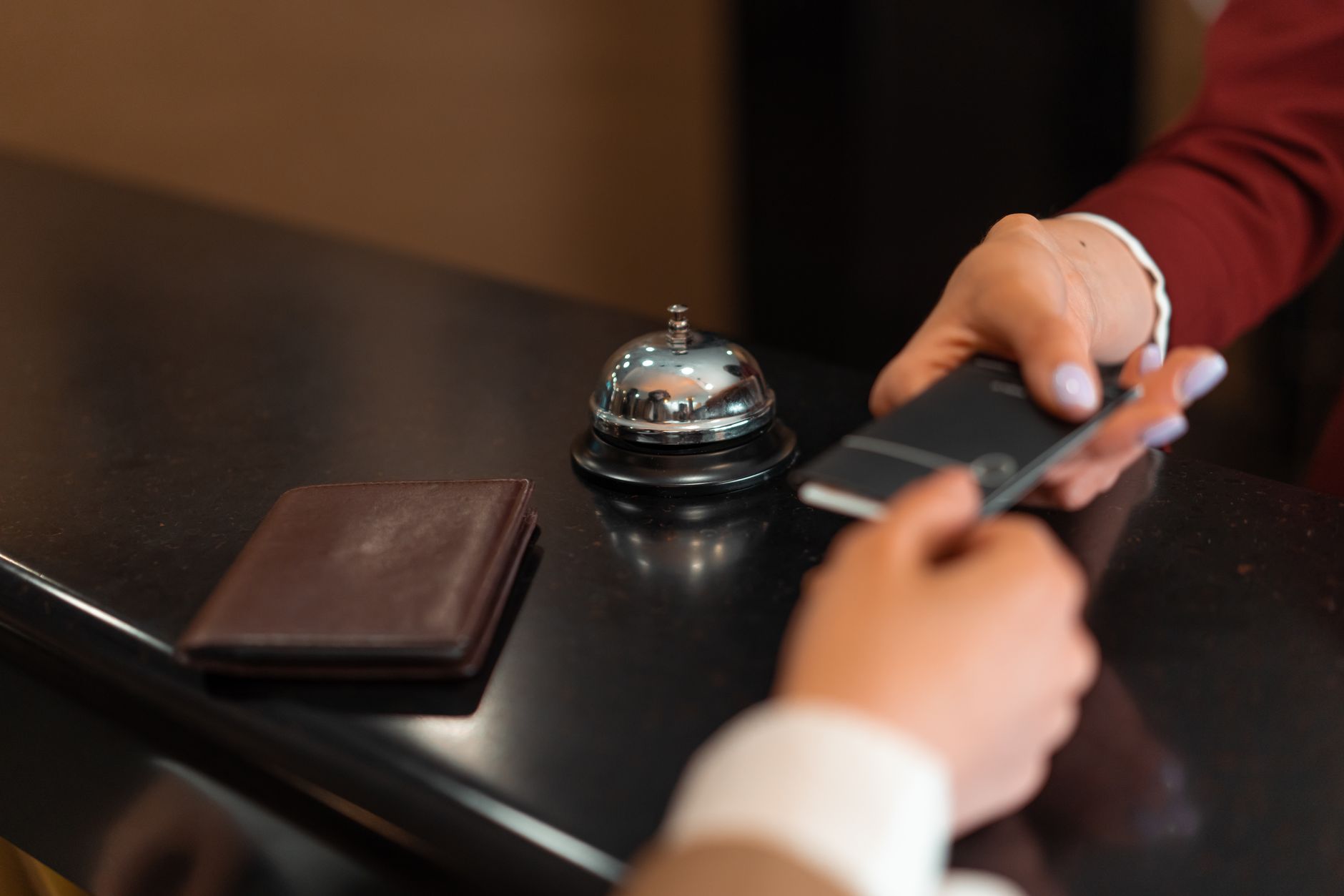 AI hotel agent: Proven success for Czech startup FLÆ Robotics